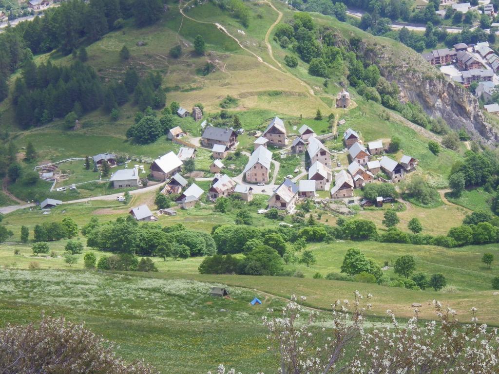 Hotel De La Poste Valloire Exterior photo